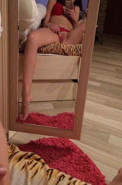 Nora, 21 år